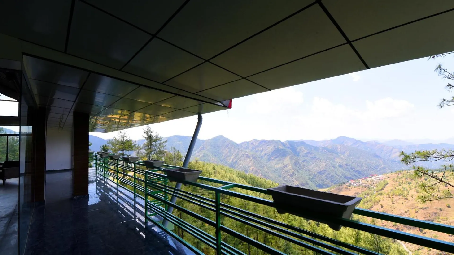 Himalayan Mountain And Valley View - Garden With Bonefire - Ample Parking - Luxury Balcony Rooms -By Aachman Stays!! Mashobra Shimla